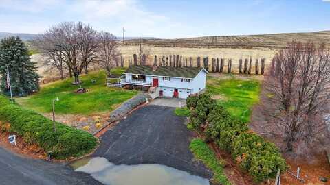 697 Conrad Road, Touchet, WA 99360