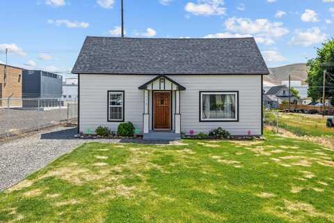 1119 Sherman Avenue, Prosser, WA 99350