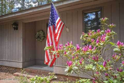 190 Westchester Circle, Pinehurst, NC 28374