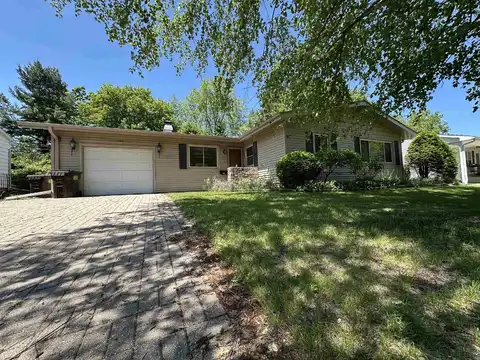 1322 EMPIRE, FREEPORT, IL 61032
