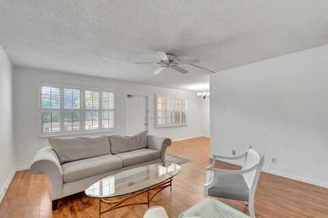 267 Wellington J, West Palm Beach, FL 33417