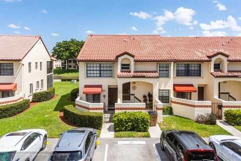 801 Freedom Ct, Deerfield Beach, FL 33442