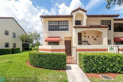 201 Freedom Ct, Deerfield Beach, FL 33442