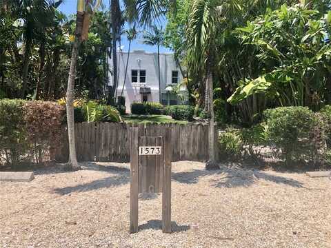 1573 NE 33rd St, Oakland Park, FL 33334