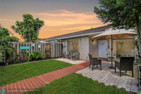 5112 E Lakes Dr, Deerfield Beach, FL 33064