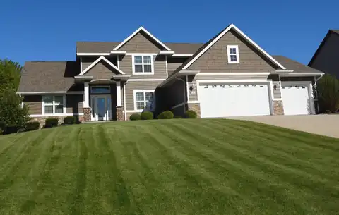 3349 PEBBLE BEACH Court, GREEN BAY, WI 54311