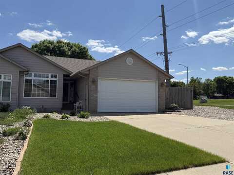 1201 E 62nd St E, Sioux Falls, SD 57108