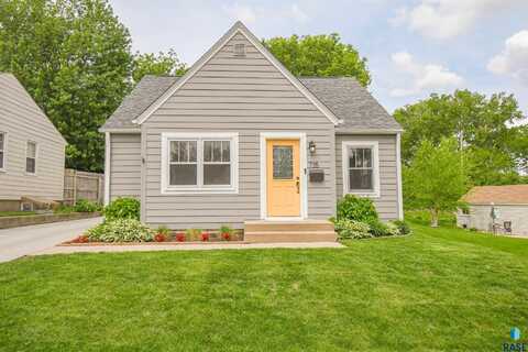 735 S Hawthorne Ave, Sioux Falls, SD 57104