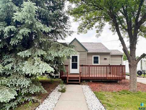 3019 N Presentation Ct, Sioux Falls, SD 57104