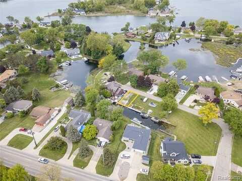 000 WENDELL Drive, Fenton, MI 48430