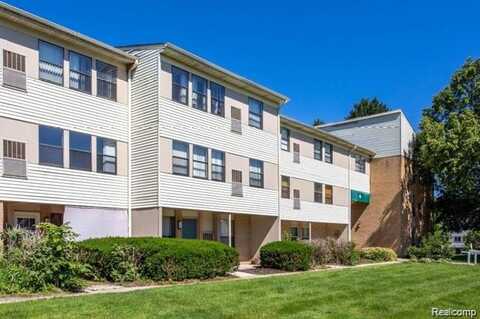 930 VILLAGE GREEN Lane, Waterford, MI 48328
