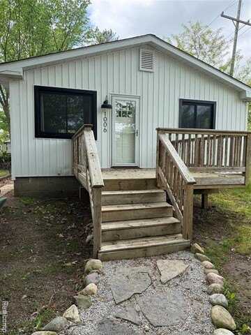1006 Beach Drive, Lake Orion, MI 48360