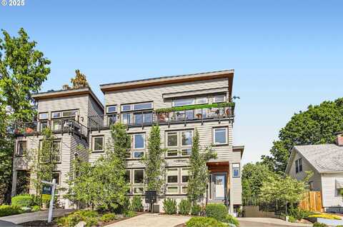 7952 SE 6TH AVE, Portland, OR 97202