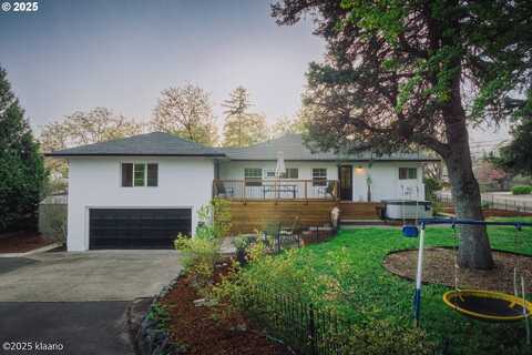 8510 SW Cedarcrest ST, Portland, OR 97223