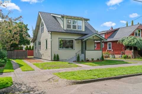 625 NE 69TH AVE, Portland, OR 97213