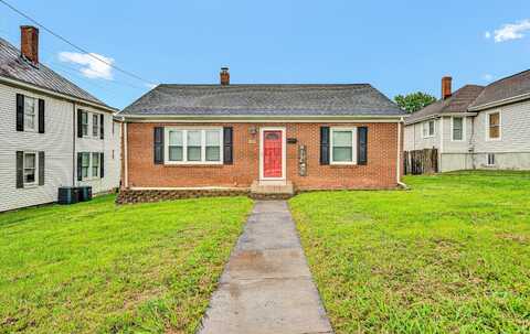 130 W Augusta AVE, Vinton, VA 24179