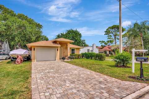 4901 Lincoln Road, Delray Beach, FL 33445
