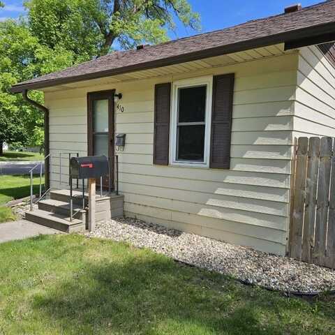 410 E 9th Street, Morris, MN 56267