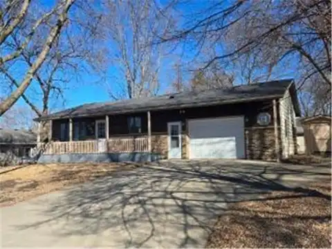405 16th Avenue NE, Waseca, MN 56093