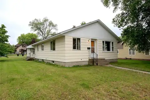 136 Monroe Street SE, Hutchinson, MN 55350