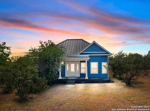 377 County Road 444, Hondo, TX 78861