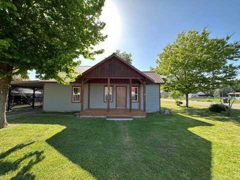 302 S Center St, Chewelah, WA 99109