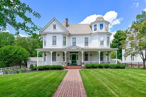 908 High Street, Farmville, VA 23901