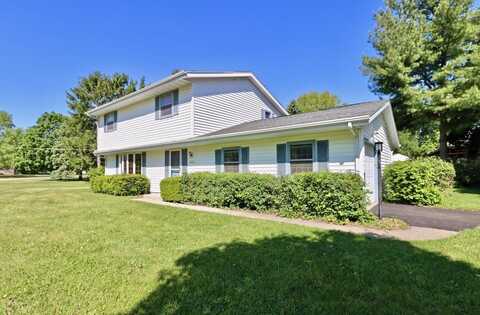2221 E Easy Street, Beloit, WI 53511