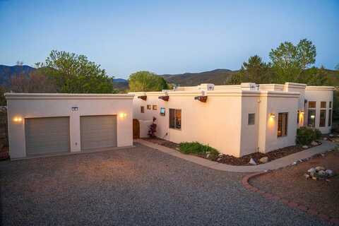 347 Sierra Vista Lane, Taos, NM 87571