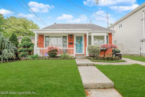 682 Barlow Avenue, Staten Island, NY 10312