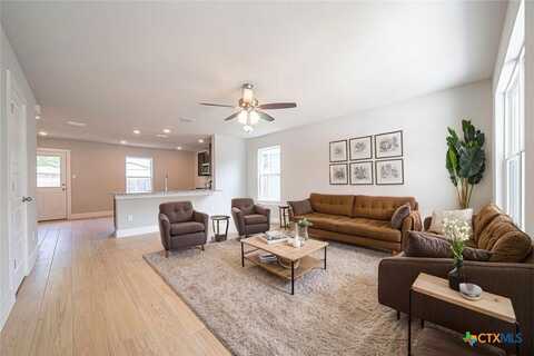 324 Mar Hill St, Seguin, TX 78155