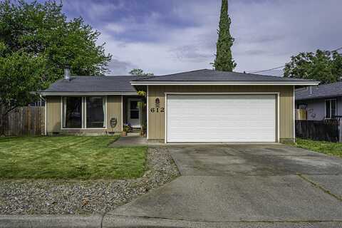 612 Chestnut Street, Medford, OR 97501