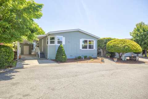 2371 Ryan Court, Grants Pass, OR 97527