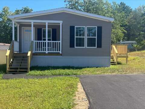 4 Dogwood Dr, Norway, ME 04268