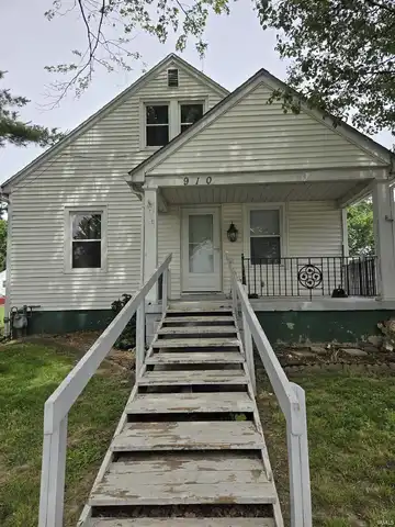 910 Ridgeway Avenue, Vincennes, IN 47591