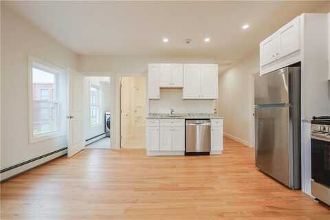 529 Wood St 4th floor Street, Bristol, RI 02809