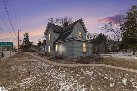 630 W Eighth Street, Traverse City, MI 49684