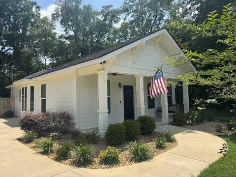 1608 Redwood Trail, Thomasville, GA 31792