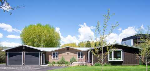 755 CACHE CREEK Drive, Jackson, WY 83001