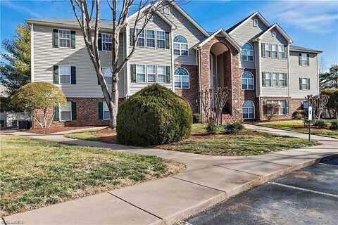 733 Scholastic Court, Winston Salem, NC 27106
