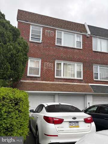 250 NANDINA PLAZA, PHILADELPHIA, PA 19116