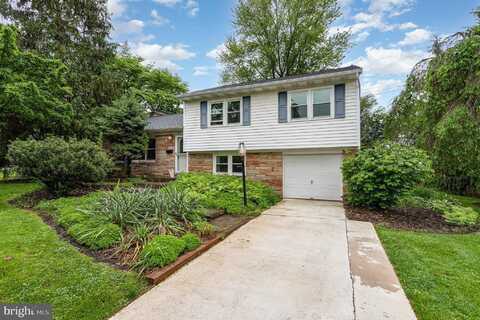 832 YVERDON DRIVE, CAMP HILL, PA 17011