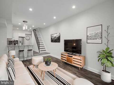 1020 S 6TH STREET, PHILADELPHIA, PA 19147