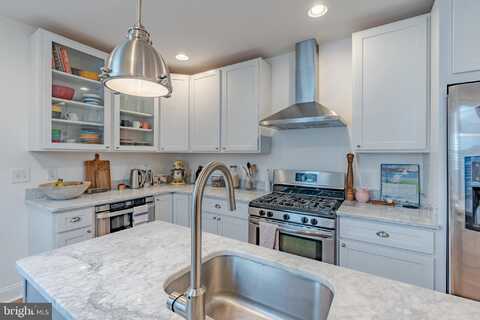 223 S COLLINGTON AVENUE, BALTIMORE, MD 21231