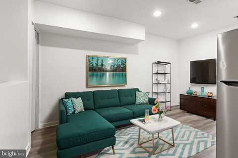 2550 KENSINGTON AVENUE, PHILADELPHIA, PA 19125