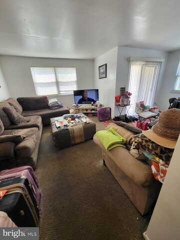 6 FLORENCE TOLLGATE, FLORENCE, NJ 08518