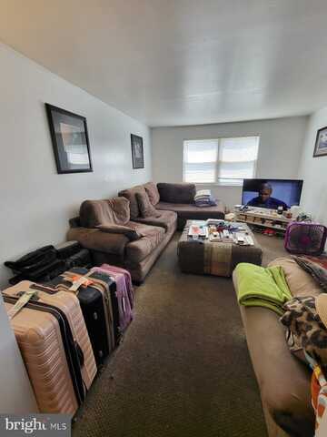 6 FLORENCE TOLLGATE, FLORENCE, NJ 08518