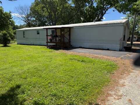 132 S Sycamore, PURYEAR, TN 38251