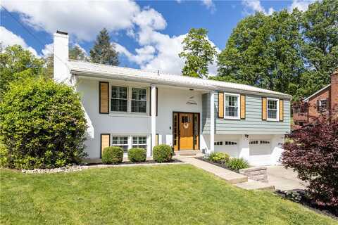 22 Green Crescent Dr, Strabane, PA 15301