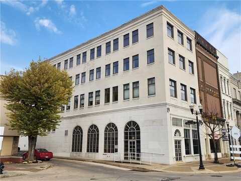 19 E Washington St, New Castle, PA 16101